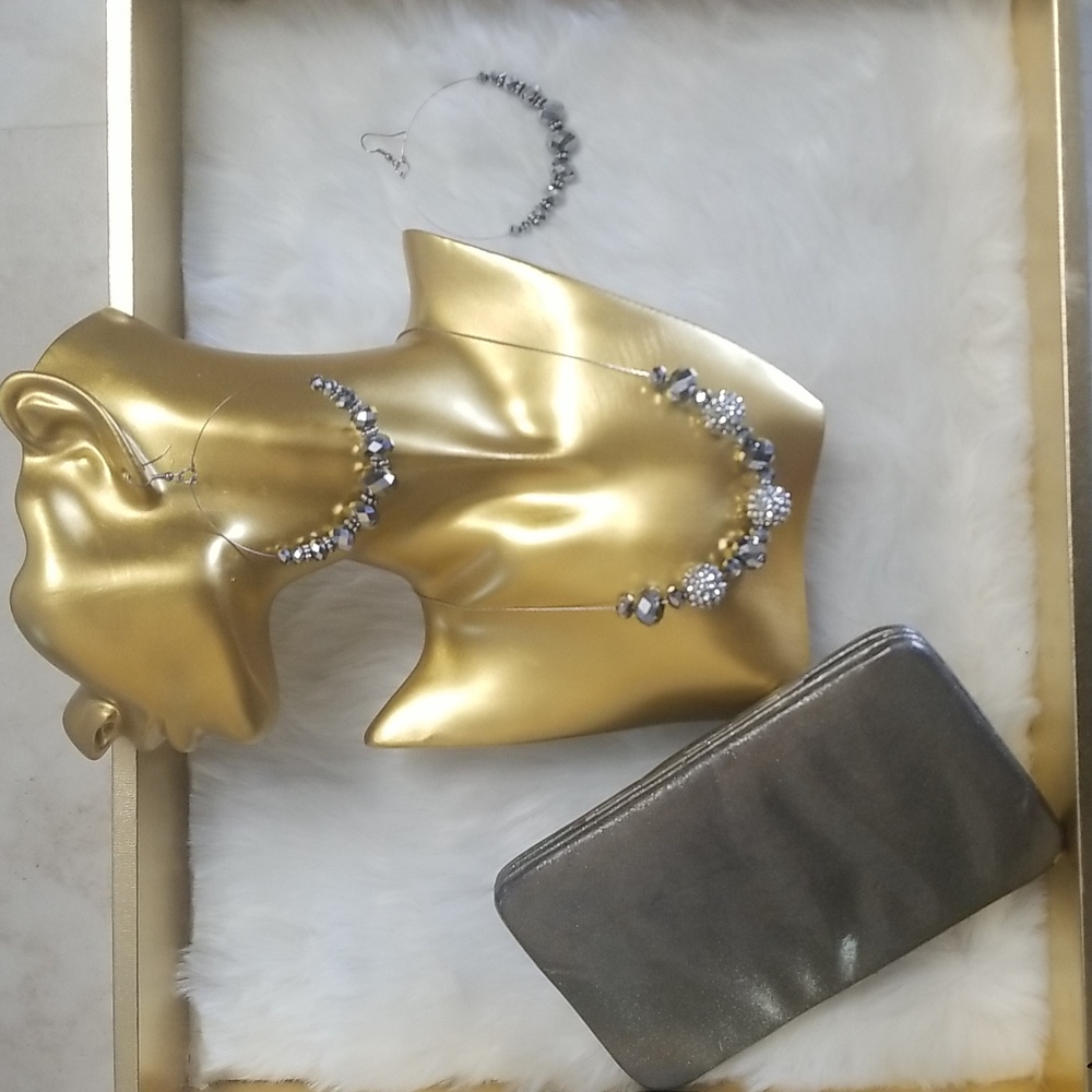 Beautiful Silvery gray Earring & Necklace Set